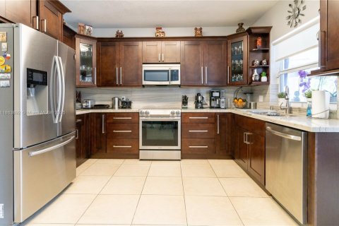 Villa ou maison à vendre à Pembroke Pines, Floride: 5 chambres, 344.57 m2 № 1893044 - photo 29