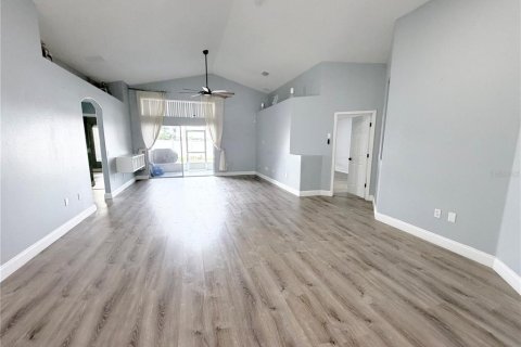 House in Davenport, Florida 3 bedrooms, 152.73 sq.m. № 2396258 - photo 7