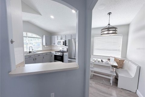House in Davenport, Florida 3 bedrooms, 152.73 sq.m. № 2396258 - photo 9