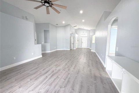 House in Davenport, Florida 3 bedrooms, 152.73 sq.m. № 2396258 - photo 14