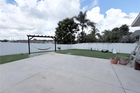 House in Davenport, Florida 3 bedrooms, 152.73 sq.m. № 2396258 - photo 29