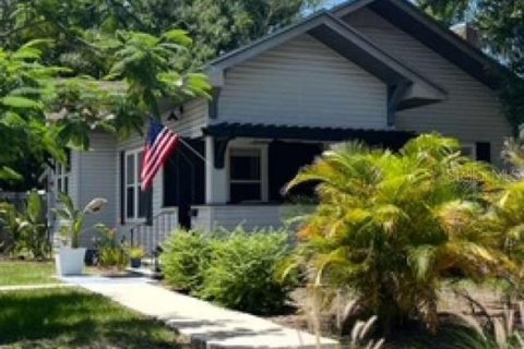 House in Bradenton, Florida 3 bedrooms, 130.06 sq.m. № 2308760 - photo 2