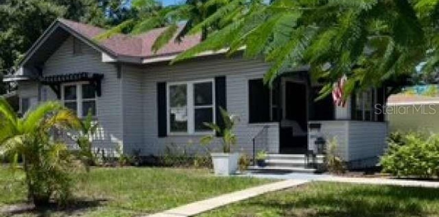 House in Bradenton, Florida 3 bedrooms, 130.06 sq.m. № 2308760
