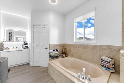 Купить виллу или дом в Майами, Флорида 4 спальни, 234.58м2, № 1999415 - фото 27