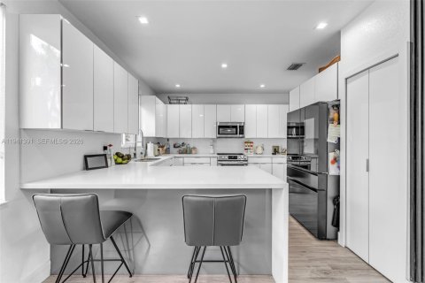 Купить виллу или дом в Майами, Флорида 4 спальни, 234.58м2, № 1999415 - фото 9