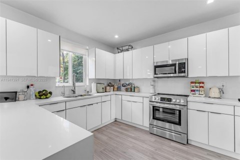 Купить виллу или дом в Майами, Флорида 4 спальни, 234.58м2, № 1999415 - фото 10