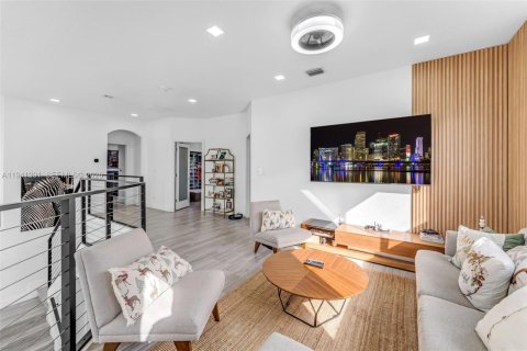 Купить виллу или дом в Майами, Флорида 4 спальни, 234.58м2, № 1999415 - фото 15