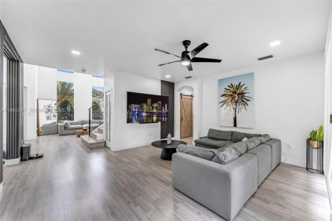 Купить виллу или дом в Майами, Флорида 4 спальни, 234.58м2, № 1999415 - фото 7