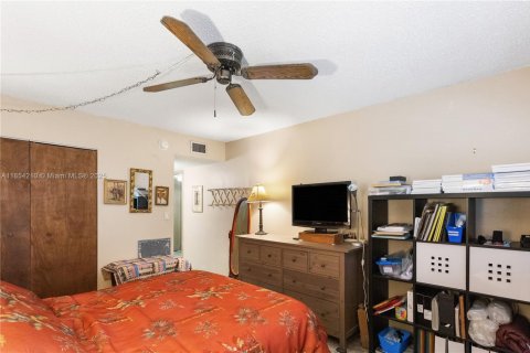 Купить кондоминиум в Холливуд, Флорида 2 спальни, 87.79м2, № 2020333 - фото 17