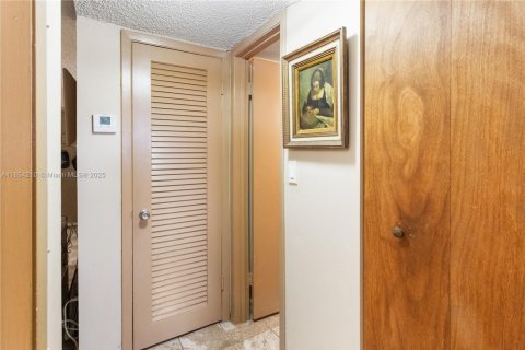 Купить кондоминиум в Холливуд, Флорида 2 спальни, 87.79м2, № 2020333 - фото 10