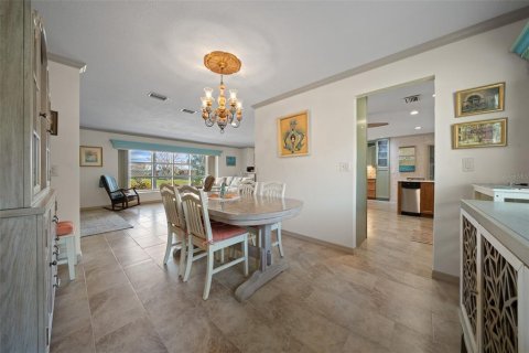 Casa en venta en Crystal River, Florida, 3 dormitorios, 191.75 m2 № 1516841 - foto 25