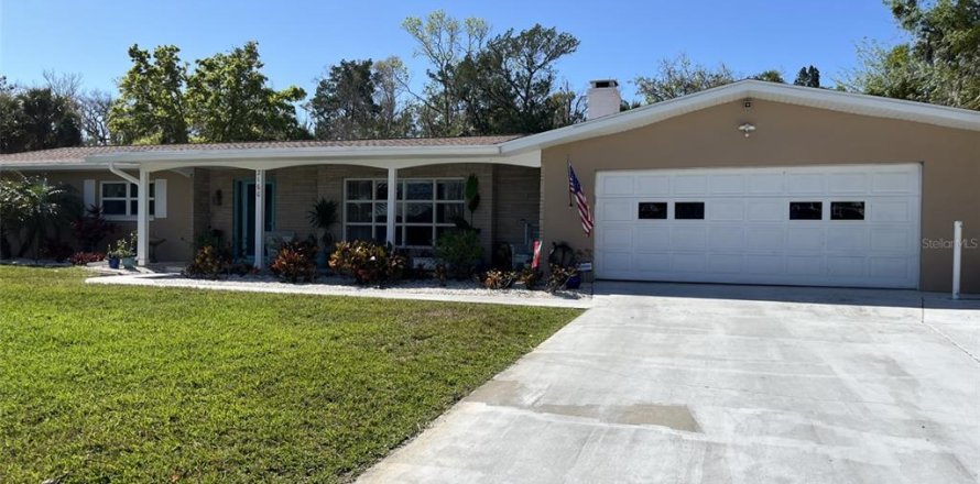 Casa en Crystal River, Florida 3 dormitorios, 191.75 m2 № 1516841