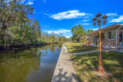 Casa en venta en Crystal River, Florida, 3 dormitorios, 191.75 m2 № 1516841 - foto 18