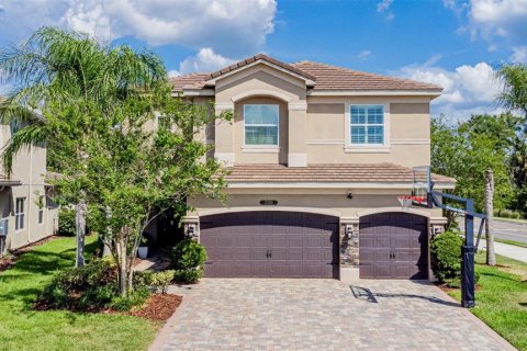 House in Wesley Chapel, Florida 6 bedrooms, 380.34 sq.m. № 1769674 - photo 1