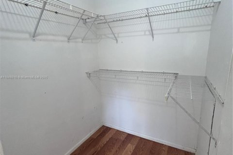 Condominio en venta en Miami, Florida, 2 dormitorios, 90.95 m2 № 1936495 - foto 4