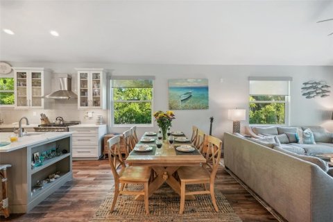 Casa en alquiler en Longboat Key, Florida, 4 dormitorios, 218.23 m2 № 213349 - foto 9