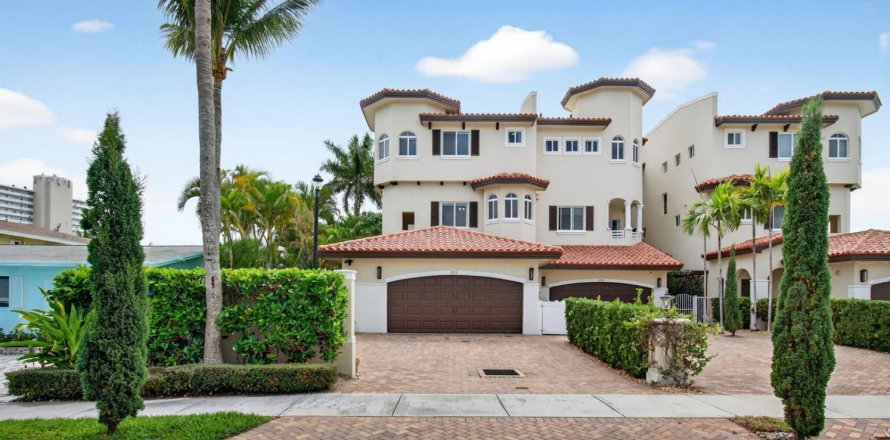Adosado en Deerfield Beach, Florida 3 dormitorios, 304.53 m2 № 2146580