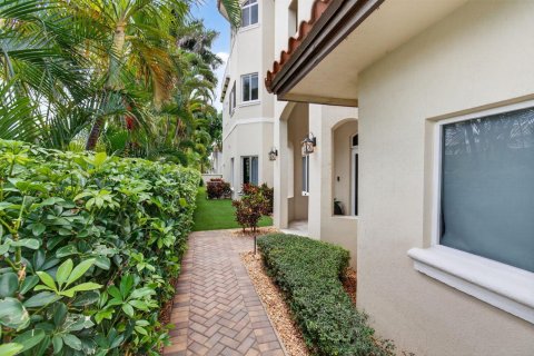 Adosado en venta en Deerfield Beach, Florida, 3 dormitorios, 304.53 m2 № 2146580 - foto 4