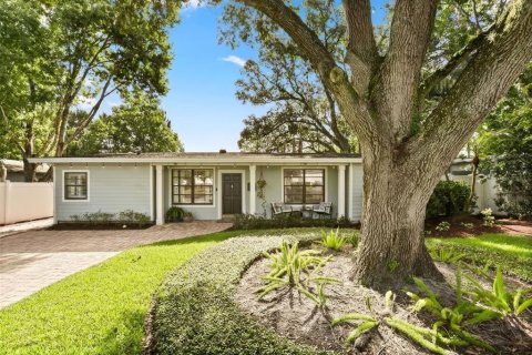 House in Winter Park, Florida 4 bedrooms, 176.42 sq.m. № 2196454 - photo 4