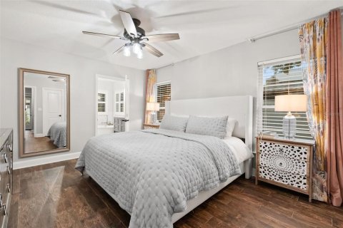 House in Winter Park, Florida 4 bedrooms, 176.42 sq.m. № 2196454 - photo 25