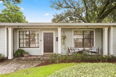 House in Winter Park, Florida 4 bedrooms, 176.42 sq.m. № 2196454 - photo 3