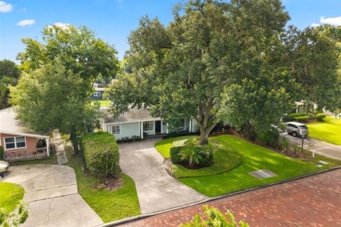 House in Winter Park, Florida 4 bedrooms, 176.42 sq.m. № 2196454 - photo 6