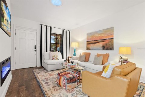 House in Winter Park, Florida 4 bedrooms, 176.42 sq.m. № 2196454 - photo 7