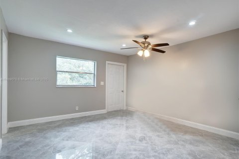 Condominio en alquiler en Coral Springs, Florida, 3 dormitorios, 121.14 m2 № 1951055 - foto 12