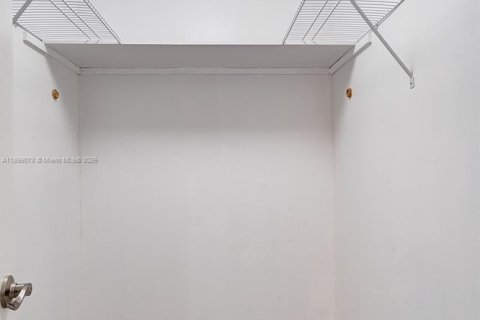 Condominio en alquiler en Coral Springs, Florida, 3 dormitorios, 121.14 m2 № 1951055 - foto 13