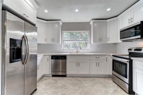 Condominio en alquiler en Coral Springs, Florida, 3 dormitorios, 121.14 m2 № 1951055 - foto 1