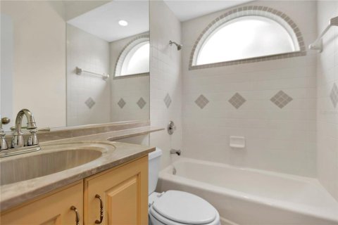 House in Bradenton, Florida 4 bedrooms, 326.74 sq.m. № 2283947 - photo 23