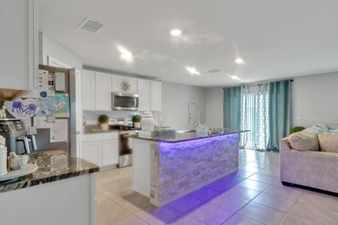 House in Wimauma, Florida 5 bedrooms, 248.42 sq.m. № 1675353 - photo 13