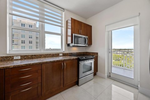 Condominio en venta en Boynton Beach, Florida, 3 dormitorios, 153.29 m2 № 2247846 - foto 15