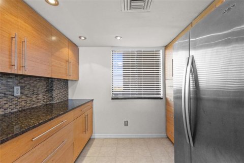 Condominio en venta en Tampa, Florida, 2 dormitorios, 94.39 m2 № 2120247 - foto 7