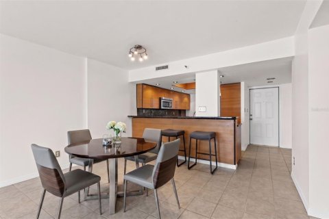 Condominio en venta en Tampa, Florida, 2 dormitorios, 94.39 m2 № 2120247 - foto 21
