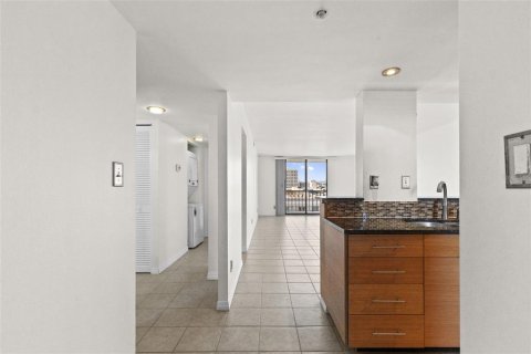 Condominio en venta en Tampa, Florida, 2 dormitorios, 94.39 m2 № 2120247 - foto 3