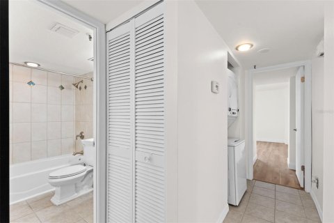 Condominio en venta en Tampa, Florida, 2 dormitorios, 94.39 m2 № 2120247 - foto 22