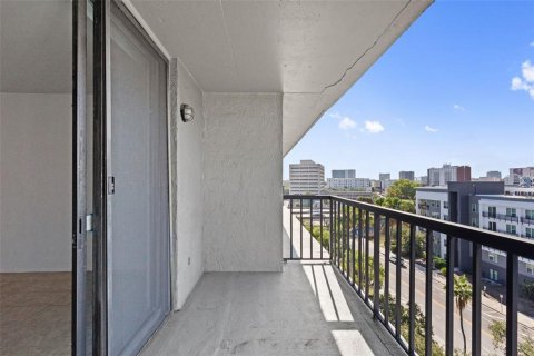 Condominio en venta en Tampa, Florida, 2 dormitorios, 94.39 m2 № 2120247 - foto 15