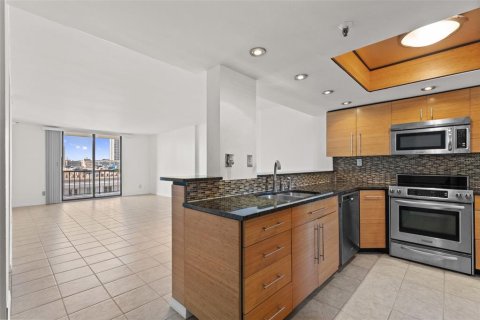 Condominio en venta en Tampa, Florida, 2 dormitorios, 94.39 m2 № 2120247 - foto 4