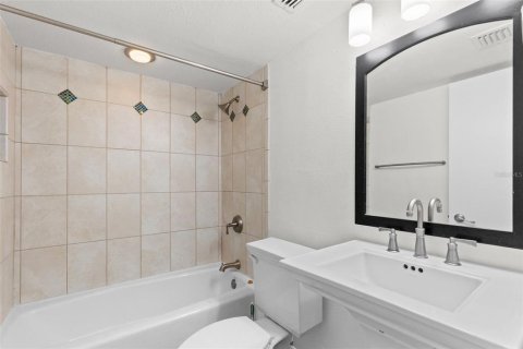 Condominio en venta en Tampa, Florida, 2 dormitorios, 94.39 m2 № 2120247 - foto 26