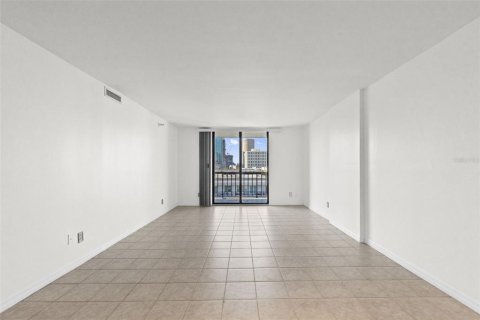 Condominio en venta en Tampa, Florida, 2 dormitorios, 94.39 m2 № 2120247 - foto 11