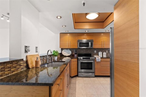 Condominio en venta en Tampa, Florida, 2 dormitorios, 94.39 m2 № 2120247 - foto 6