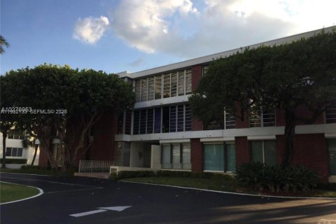 Copropriété à vendre à Bal Harbour, Floride: 1 chambre, 91.6 m2 № 1994686 - photo 19