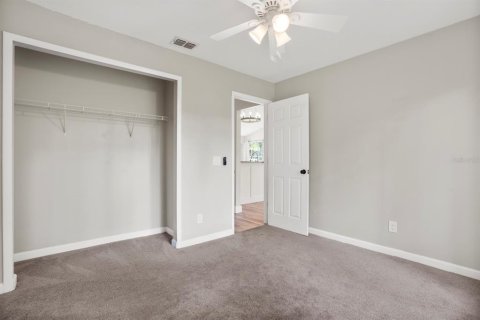 House in Plant City, Florida 3 bedrooms, 150.22 sq.m. № 1821048 - photo 17
