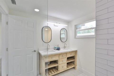 House in Clearwater, Florida 2 bedrooms, 93.27 sq.m. № 2388088 - photo 15