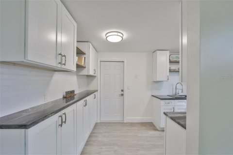 House in Clearwater, Florida 2 bedrooms, 93.27 sq.m. № 2388088 - photo 11