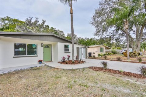 House in Clearwater, Florida 2 bedrooms, 93.27 sq.m. № 2388088 - photo 2