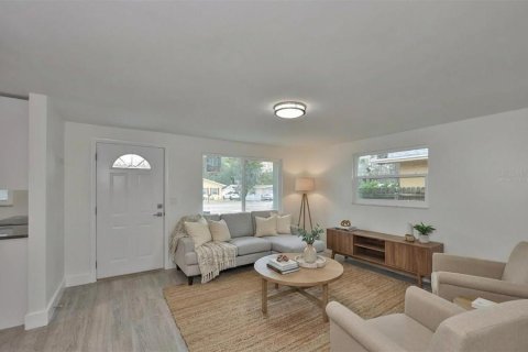 House in Clearwater, Florida 2 bedrooms, 93.27 sq.m. № 2388088 - photo 6