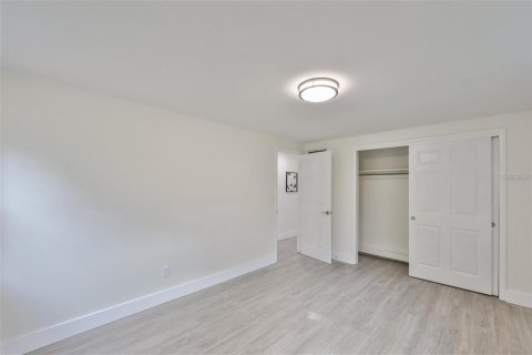 House in Clearwater, Florida 2 bedrooms, 93.27 sq.m. № 2388088 - photo 19