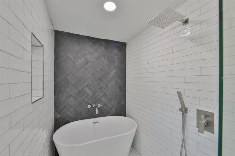 House in Clearwater, Florida 2 bedrooms, 93.27 sq.m. № 2388088 - photo 16